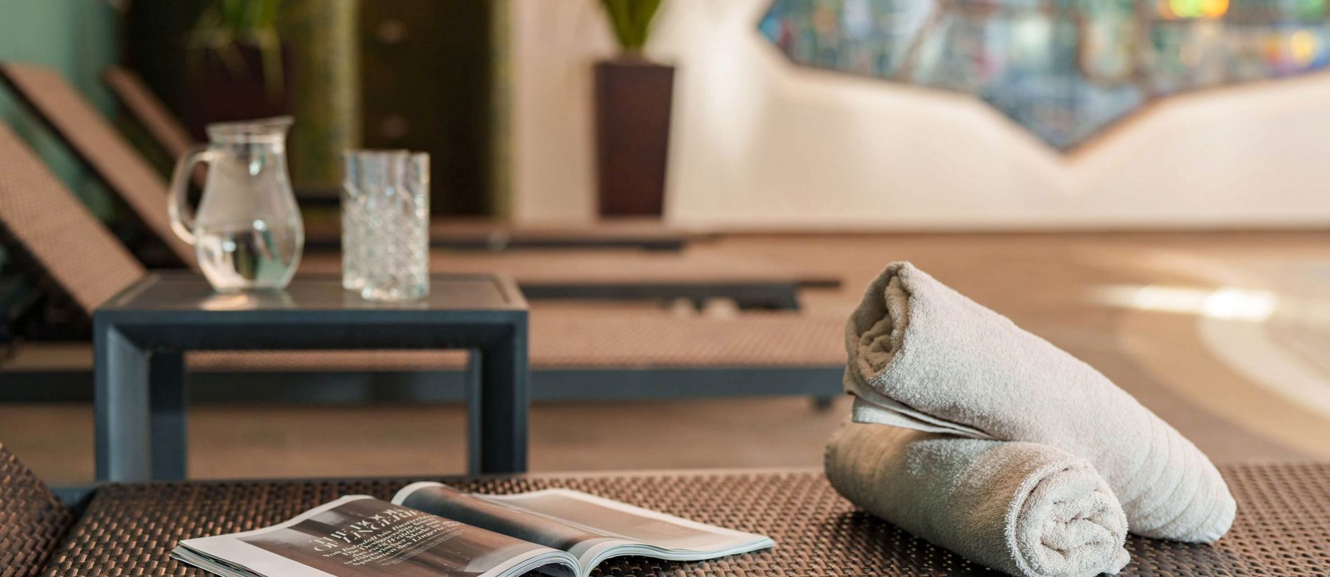 Luxuriöser Wellnessbereich im Hotel Südtirol mit Pool und Day Spa Luxuriöser Wellnessbereich im Hotel Südtirol mit Pool und Day Spa